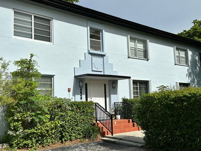 Building Photo - 5645 SW 80th St