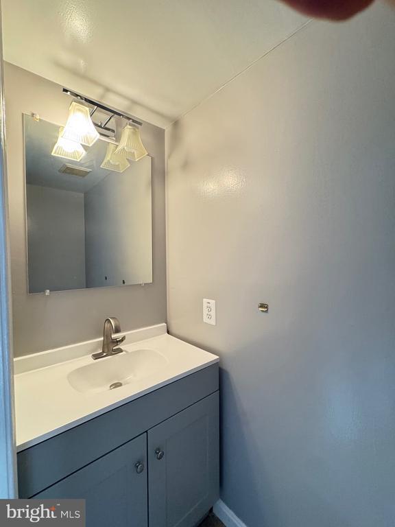 Building Photo - 6674 Ducketts Ln