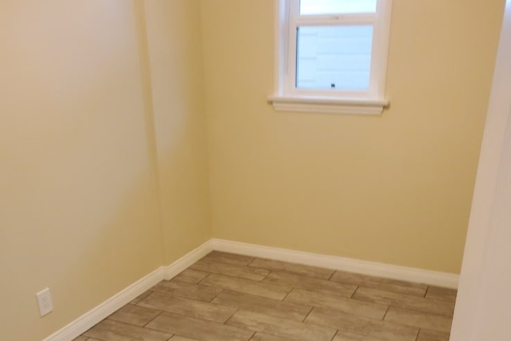 Building Photo - 421 N Ditmar St