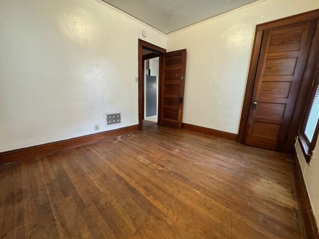 Building Photo - 213-215 N Paterson