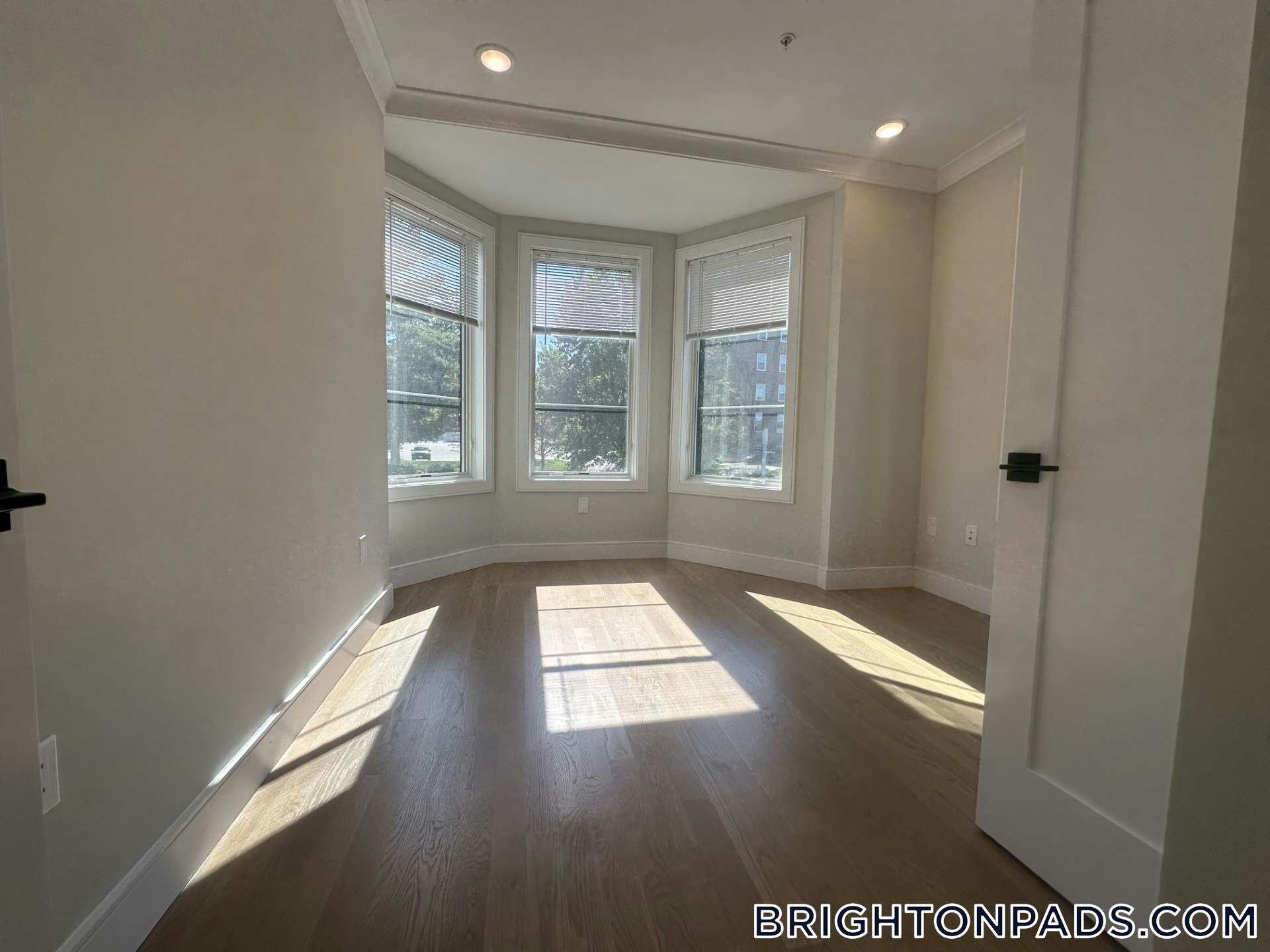 Building Photo - 104-106 Warren St.