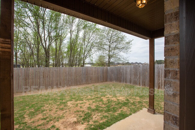 Building Photo - 1523 Purple Finch St