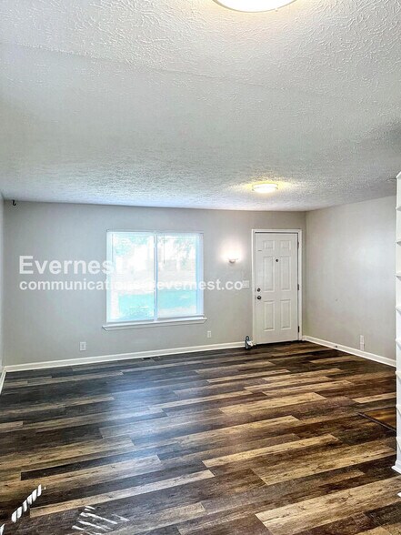 Building Photo - 593 Pleasant Hill Dr