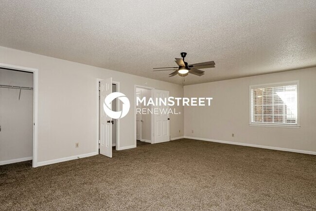 Building Photo - 4 Bedroom Pet-Friendly Home in GERMANTOWN, TN with Main Street Renewal