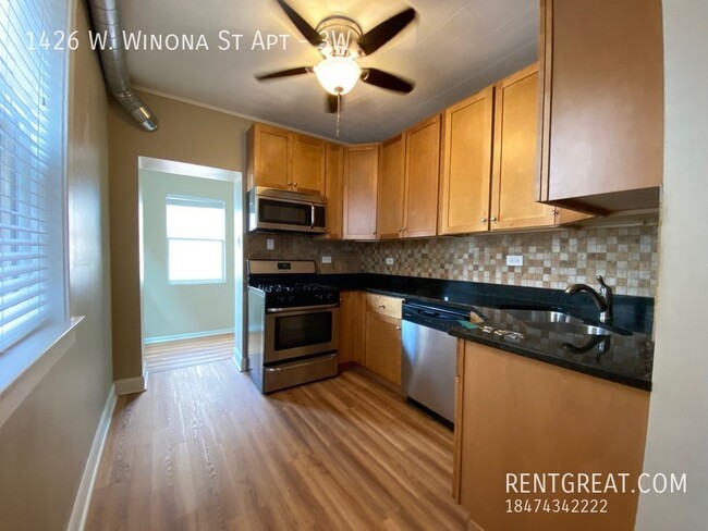 Building Photo - 1426 W Winona St
