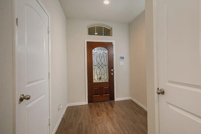 Building Photo - 14215 Irvine Rnch Trl