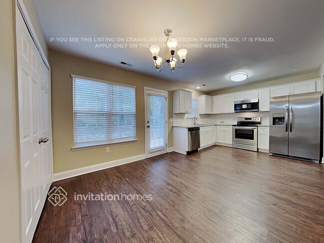 Building Photo - 1303 Oakshade Ave