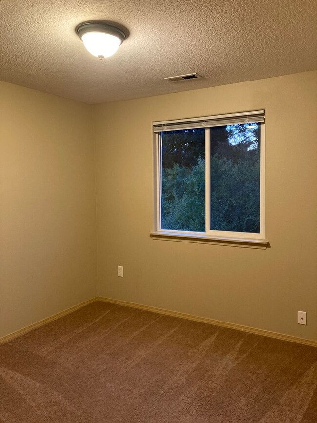 Building Photo - 2 Story Home in Lafayette - Showings Start 4/2