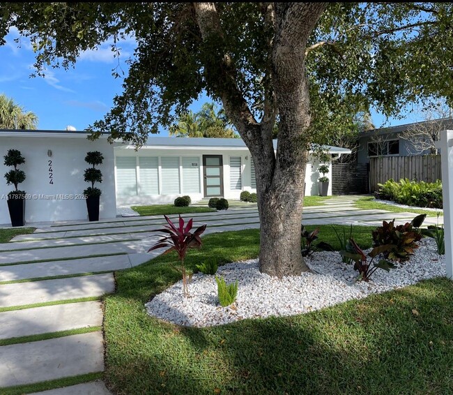 Building Photo - 2424 Tortugas Ln