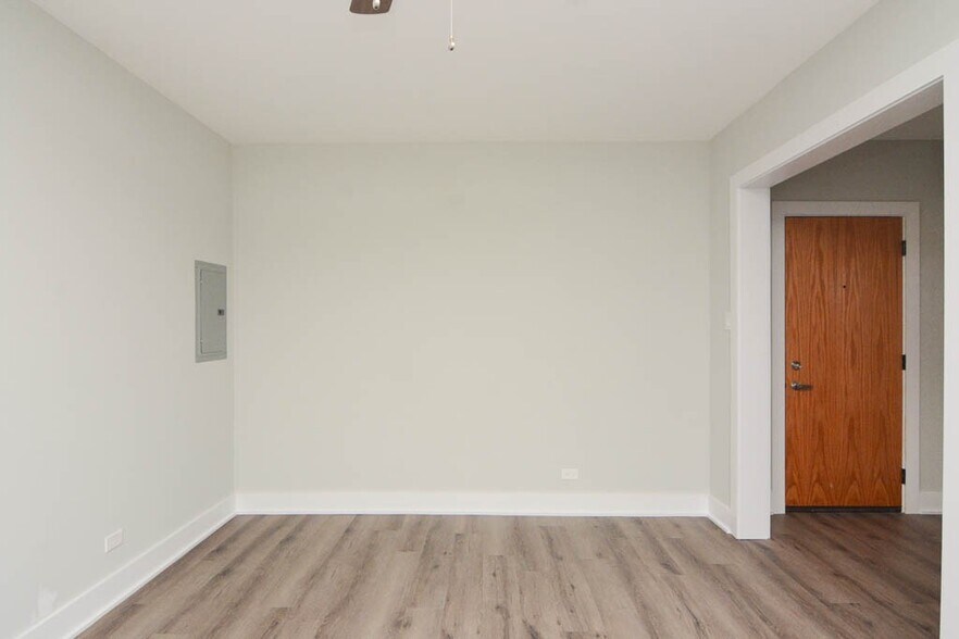Building Photo - 727 Saint Johns Ave