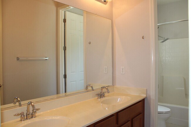 Building Photo - 2645 Flintlock Ln