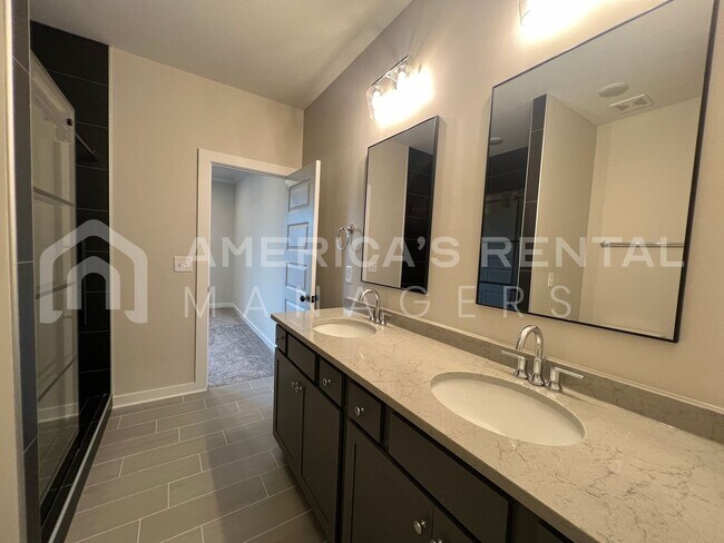 Building Photo - Home for rent in Hoover! Available to View Now!!!