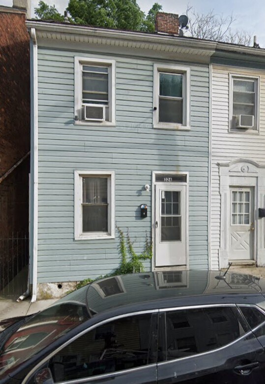 Primary Photo - 324 Walnut St