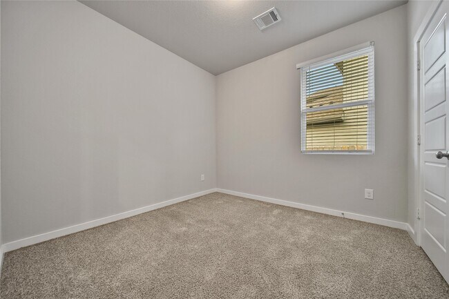 Building Photo - 6609 Lahna Oak Dr