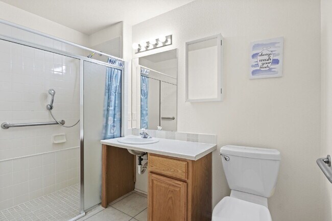 Building Photo - First-Floor Condo in Stratmoor Hills