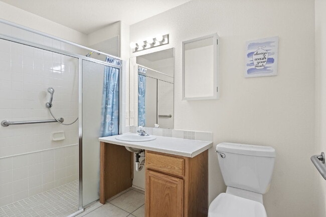 Building Photo - Fully Furnished Condo in Stratmoor Hills - Utilities Provided!