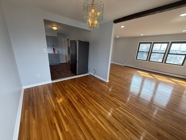 Building Photo - 4 Sayles St