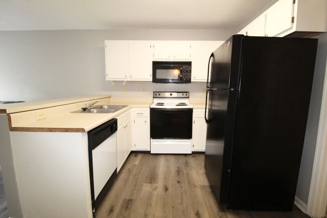 Building Photo - 1462 Devon Ln