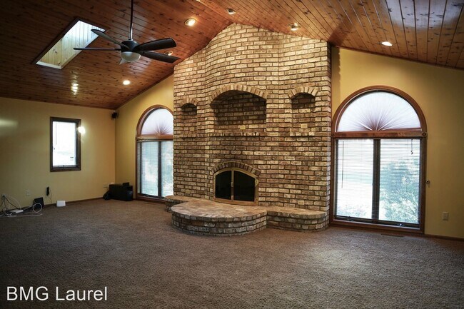Building Photo - 4 br, 3.5 bath House - 1746 Willow Springs Dr