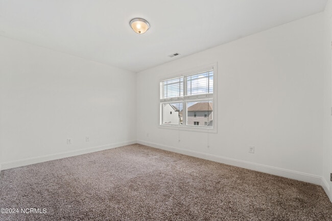Building Photo - 262 Merin Height Rd