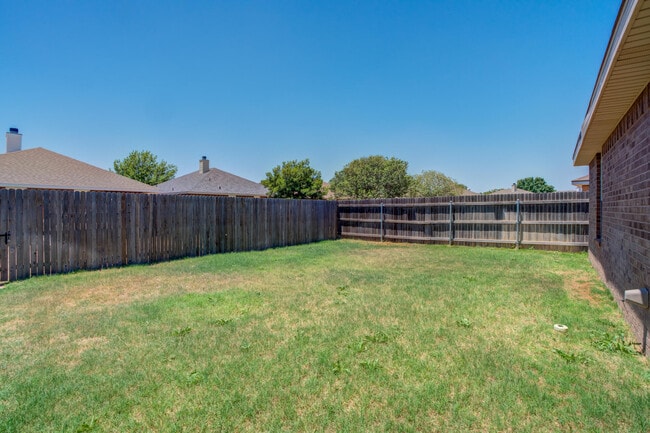 Building Photo - 505 N Iola Ave