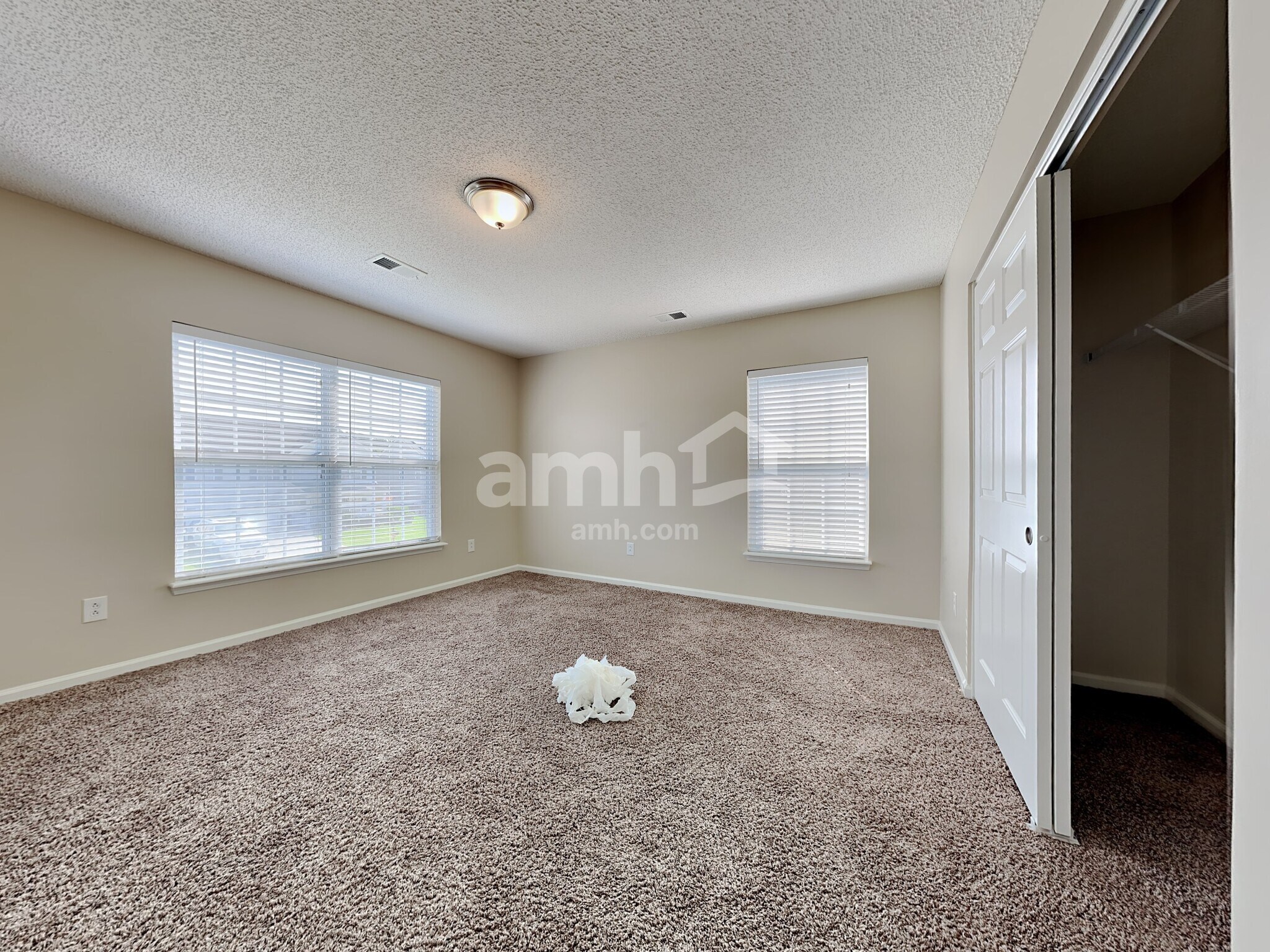 Building Photo - 105 Walton Pl