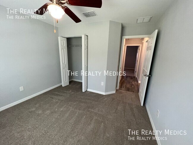 Building Photo - 15662 SW 27th Ave Rd