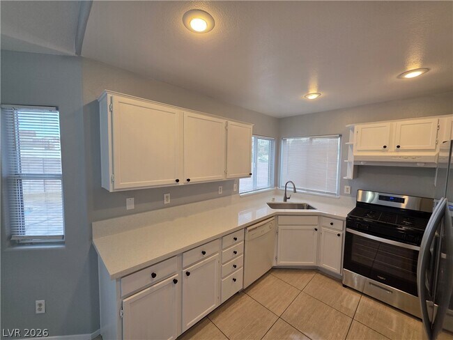 Building Photo - 5843 Berry Hill Ln