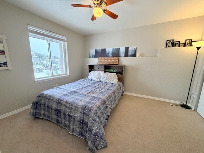 Building Photo - 104 Deer Trail Dr