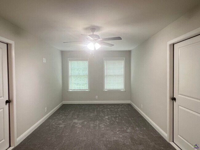 Building Photo - 250 High Ridge Ct