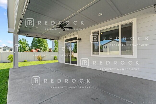 Building Photo - 1725 N Meyers Ct