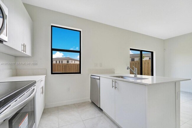 Building Photo - 23503 SW 129th Ave