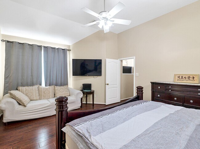 Building Photo - 3319 Shadowbark Dr