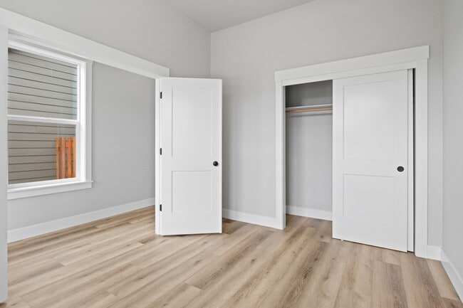 Building Photo - 1026-KE1026 Sassafras St