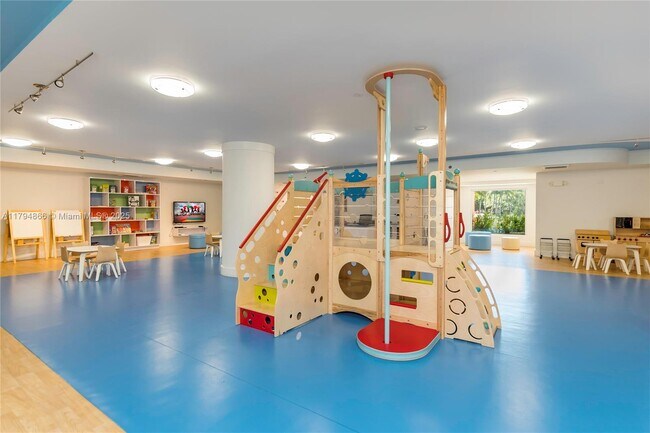 Building Photo - 799 Crandon Blvd