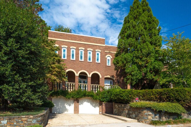 Building Photo - 4611 Charleston Terrace NW