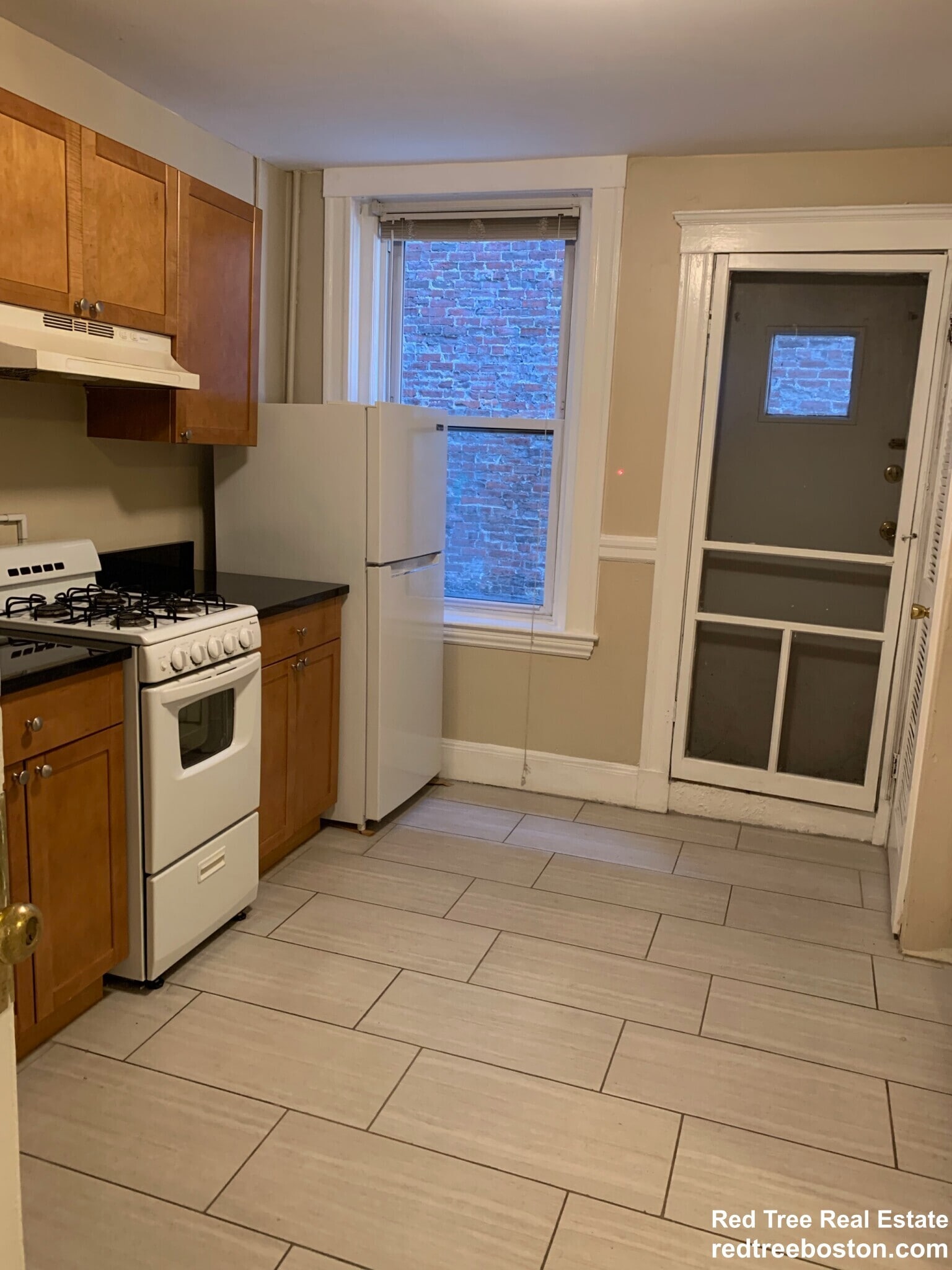 Apt 3 - 232 Hanover St