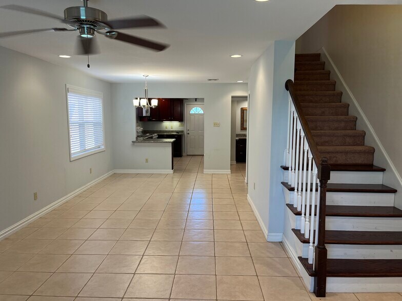 Living dining - 6803 Louisville St