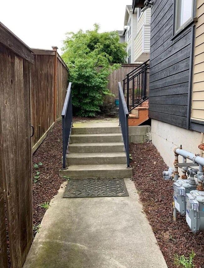 Building Photo - 5515 28th Ave NW