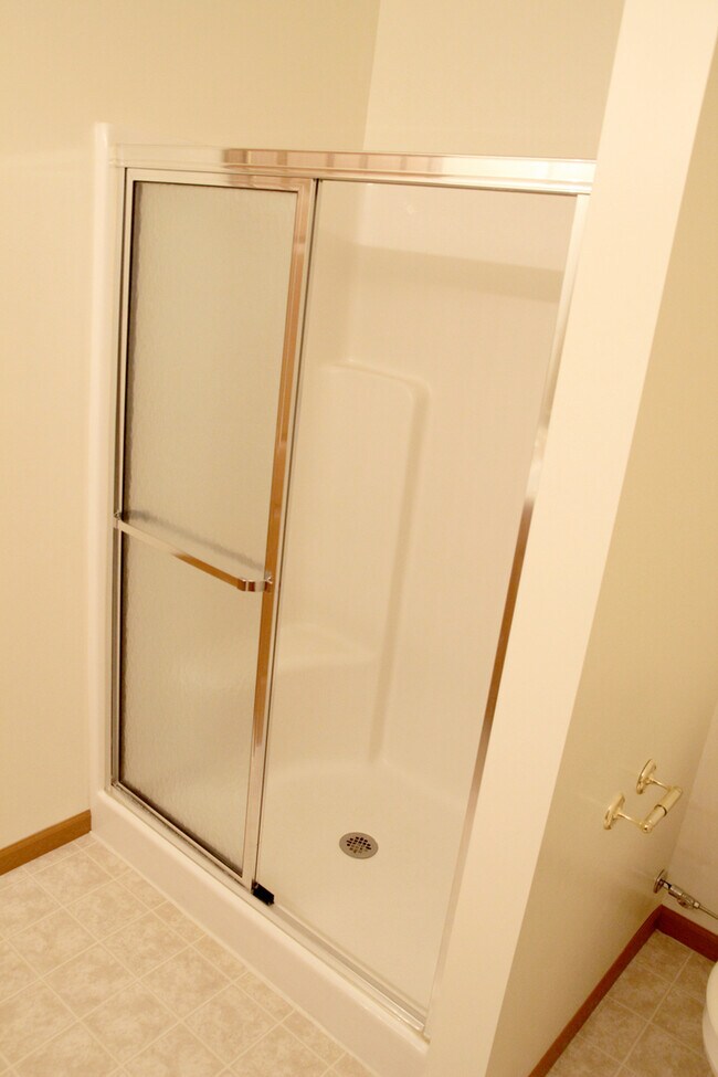 Building Photo - Pebblebrook Apartments 109