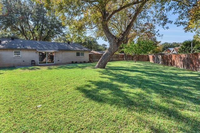 Building Photo - 439 Clover Ln