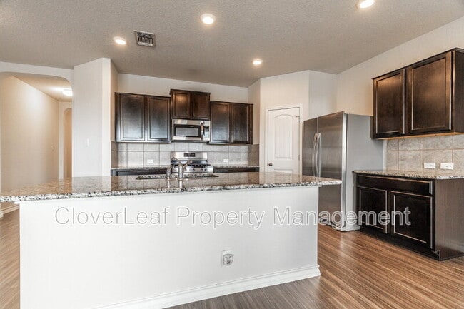 Building Photo - 512 Swift Move