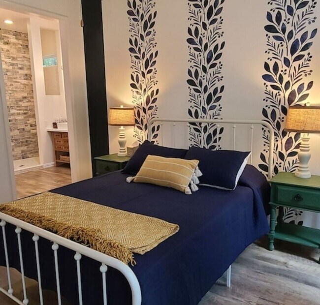 Building Photo - Charming 2BR House in Coldspring