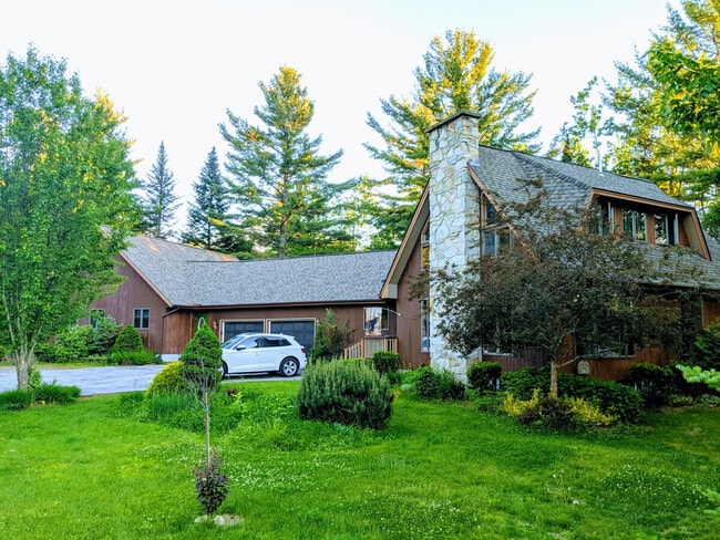 Building Photo - 140 Paquette Cir