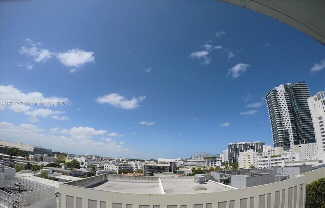 Building Photo - 1800 Collins Ave