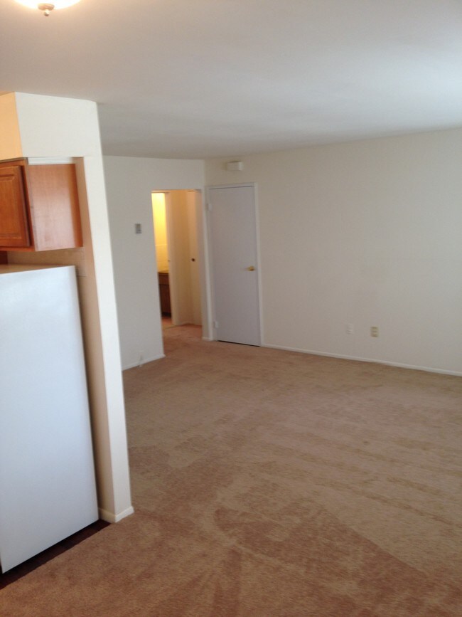 Building Photo - 35 Kimmig Ave