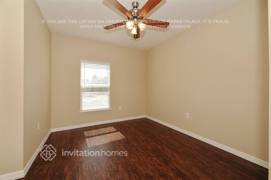 Building Photo - 2071 Kabat Ave