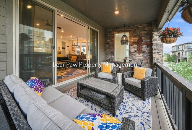Building Photo - "Discover Spacious Elegant House in Morrison!