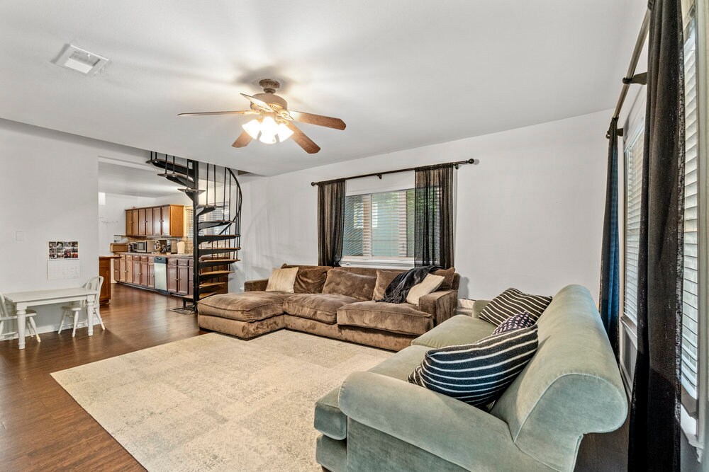 Building Photo - 2204 Forest Trail