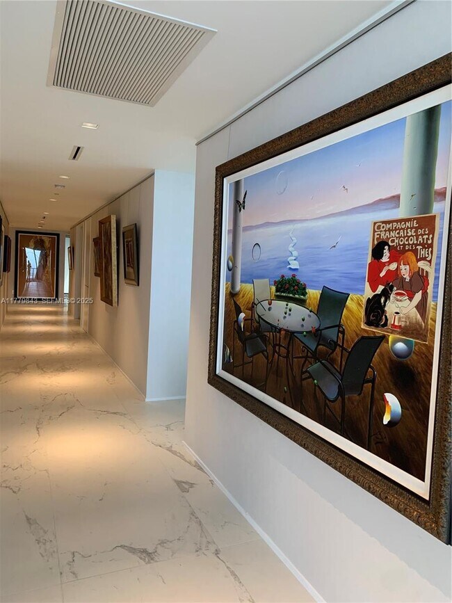 Building Photo - 1000 Biscayne Blvd